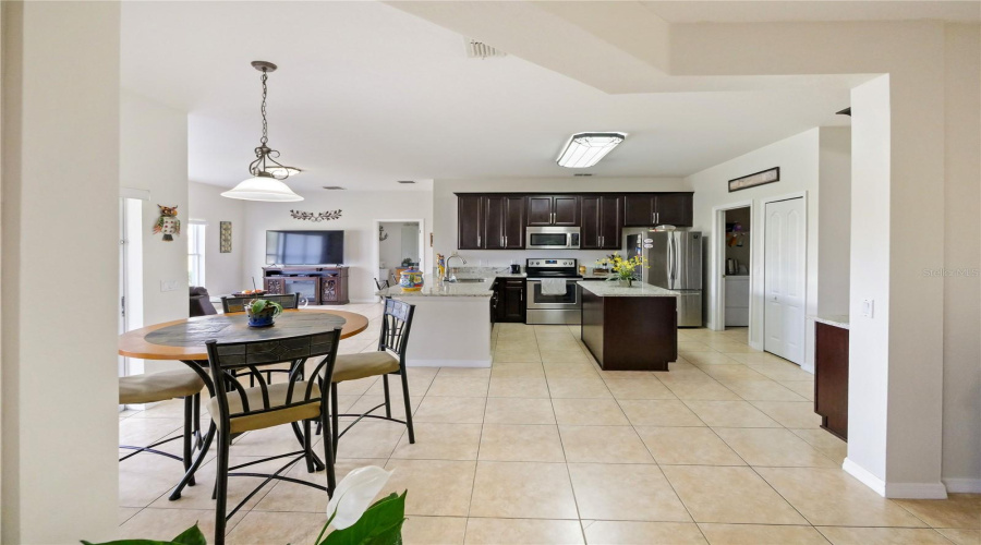 Kissimmee, Florida 34746, 4 Bedrooms Bedrooms, ,3 Bathroomsbathrooms,Residential,For Sale,Meadow View,Mfro6271785