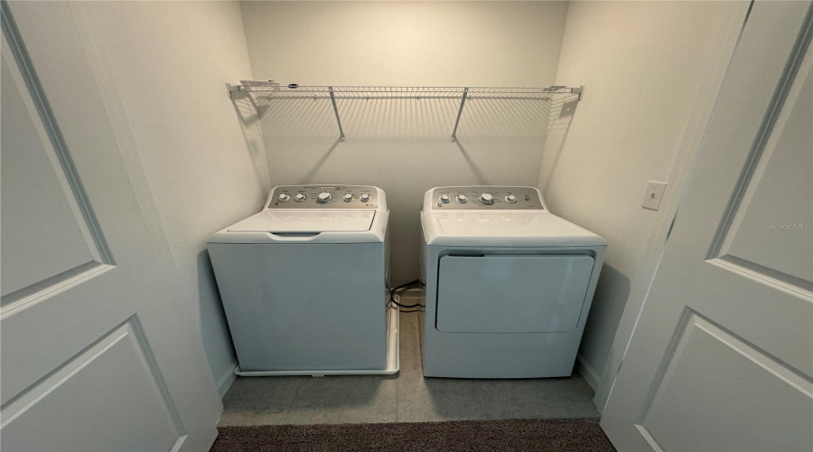 Washer/Dryer Included