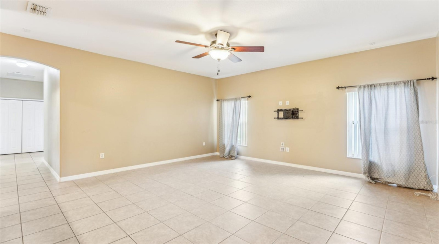 Kissimmee, Florida 34746, 4 Bedrooms Bedrooms, ,2 Bathroomsbathrooms,Residential,For Sale,Navigator,Mfrtb8339444