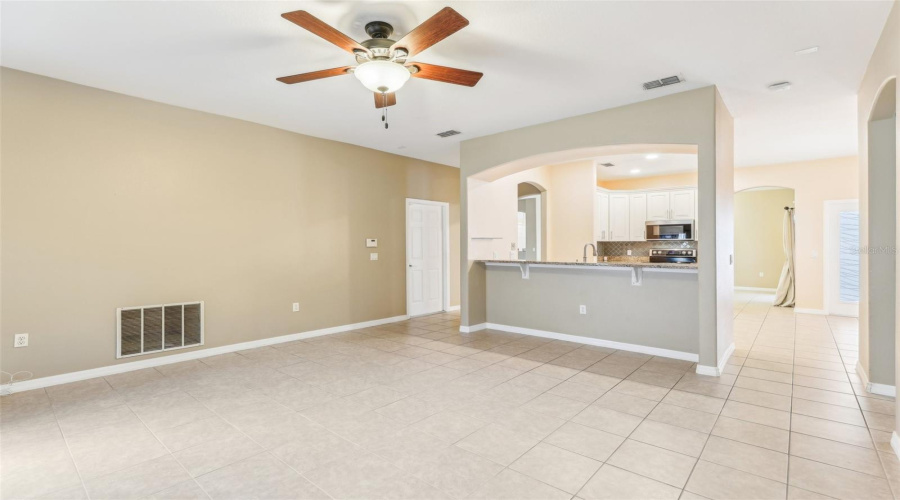 Kissimmee, Florida 34746, 4 Bedrooms Bedrooms, ,2 Bathroomsbathrooms,Residential,For Sale,Navigator,Mfrtb8339444