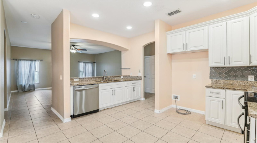 Kissimmee, Florida 34746, 4 Bedrooms Bedrooms, ,2 Bathroomsbathrooms,Residential,For Sale,Navigator,Mfrtb8339444