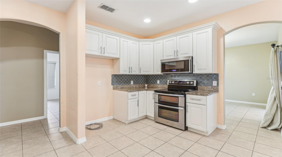 Kissimmee, Florida 34746, 4 Bedrooms Bedrooms, ,2 Bathroomsbathrooms,Residential,For Sale,Navigator,Mfrtb8339444