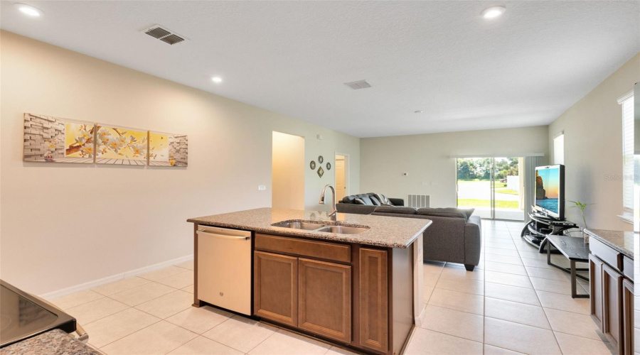 Kissimmee, Florida 34746, 3 Bedrooms Bedrooms, ,2 Bathroomsbathrooms,Residential,For Sale,Grasmere View,Mfro6270569