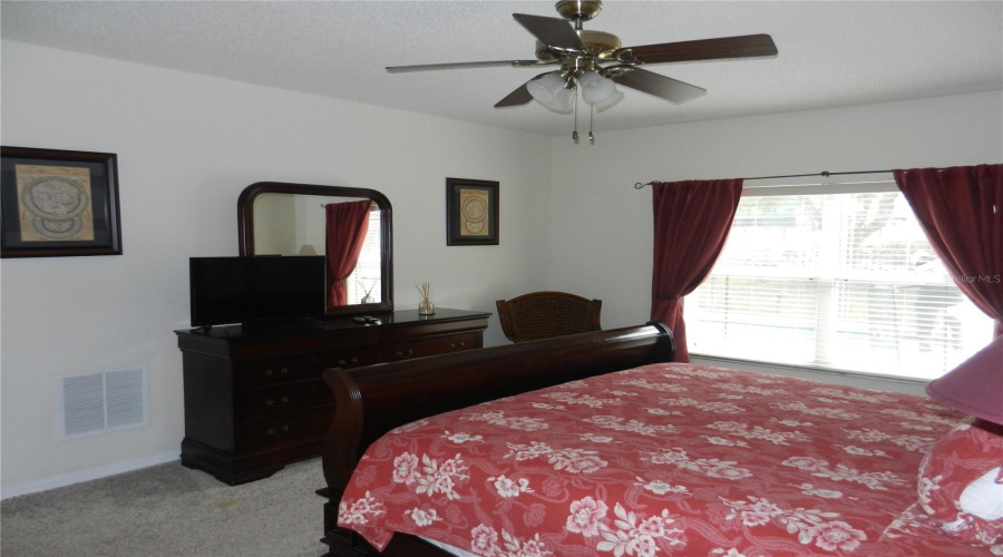 KISSIMMEE, Florida 34747, 5 Bedrooms Bedrooms, ,4 BathroomsBathrooms,Residential,For Sale,LIDO KEY,0,MFRO6272159
