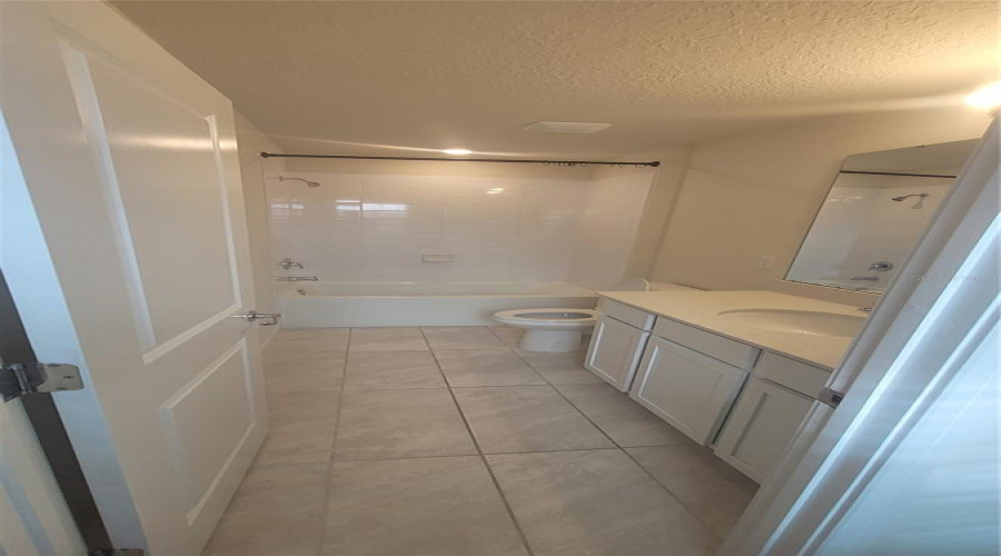 KISSIMMEE, Florida 34746, 5 Bedrooms Bedrooms, ,3 BathroomsBathrooms,Residential,For Sale,WOODMONT,0,MFRS5118673