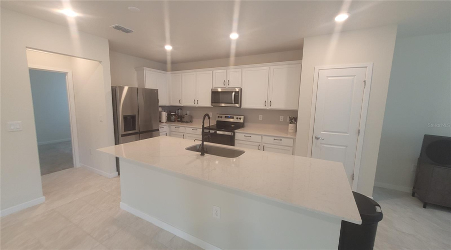 KISSIMMEE, Florida 34746, 5 Bedrooms Bedrooms, ,3 BathroomsBathrooms,Residential,For Sale,WOODMONT,0,MFRS5118673