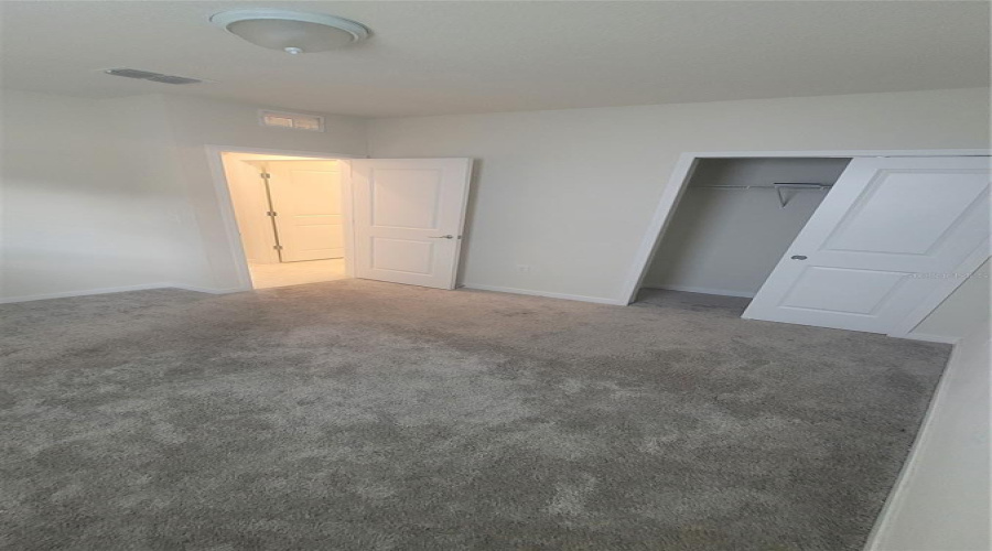 KISSIMMEE, Florida 34746, 5 Bedrooms Bedrooms, ,3 BathroomsBathrooms,Residential,For Sale,WOODMONT,0,MFRS5118673