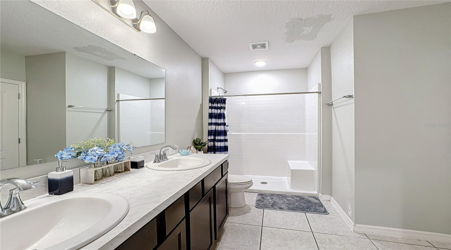 DAVENPORT, Florida 33837, 5 Bedrooms Bedrooms, ,3 BathroomsBathrooms,Residential,For Sale,TAFT,0,MFRS5118634