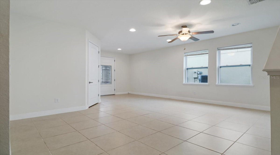 Kissimmee, Florida 34747, 5 Bedrooms Bedrooms, ,5 Bathroomsbathrooms,Residential,For Sale,Pendant,Mfro6272833