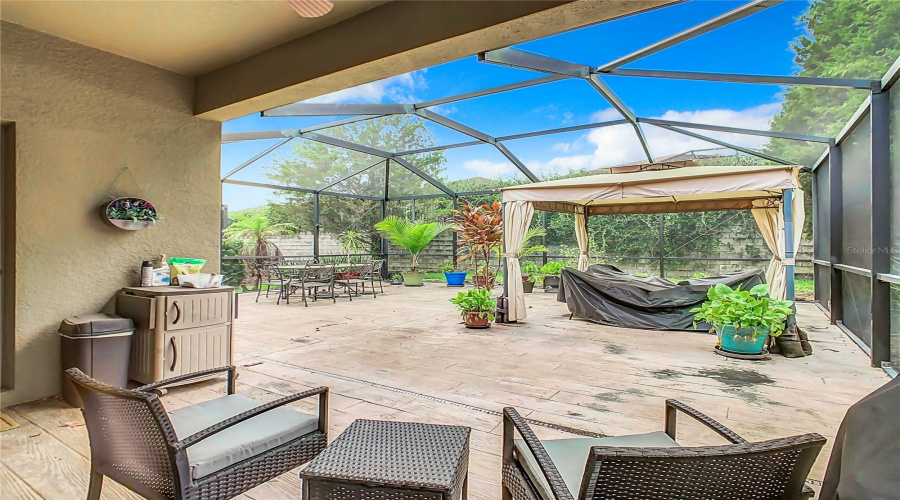 Oversized Private Lanai