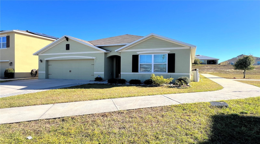 Davenport, Florida 33837, 4 Bedrooms Bedrooms, ,2 Bathroomsbathrooms,Residential,For Sale,Panda,Mfrs5118392