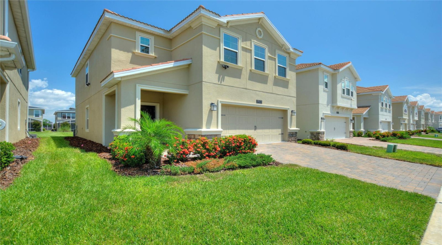 Davenport, Florida 33896, 3 Bedrooms Bedrooms, ,2 Bathroomsbathrooms,Residential,For Sale,Fluffy Lie,Mfrs5110324