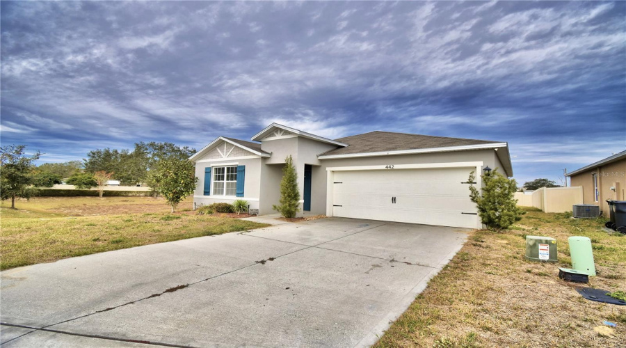 Davenport, Florida 33837, 4 Bedrooms Bedrooms, ,2 Bathroomsbathrooms,Residential,For Sale,Jacks,Mfrl4950130