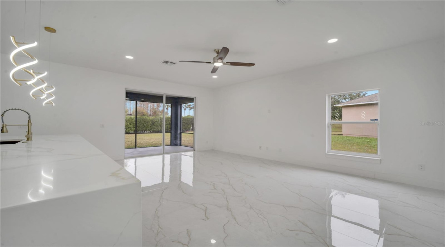 Kitchen / Living Room Combo