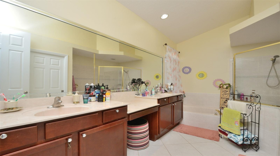 Kissimmee, Florida 34746, 3 Bedrooms Bedrooms, ,3 Bathroomsbathrooms,Residential,For Sale,Earle,Mfro6273070