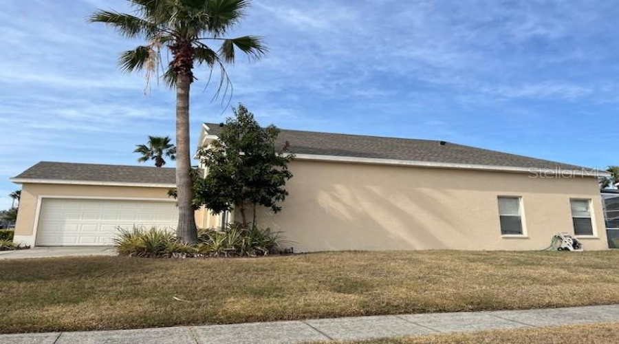 Davenport, Florida 33897, 5 Bedrooms Bedrooms, ,4 Bathroomsbathrooms,Residential,For Sale,Emeraldview,Mfrtb8340954