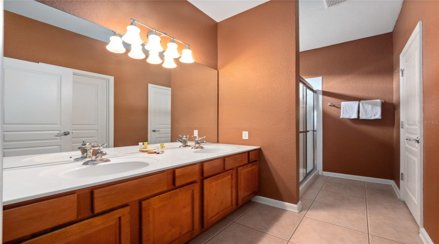 2nd Primary bathroom 1st floor