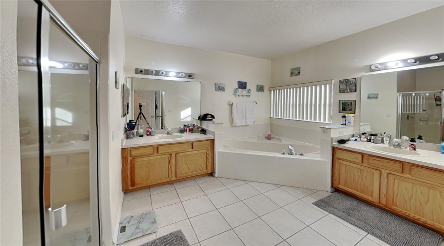 Kissimmee, Florida 34746, 3 Bedrooms Bedrooms, ,2 Bathroomsbathrooms,Residential,For Sale,Star Grass,Mfro6273336