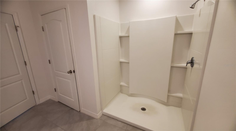 DAVENPORT, Florida 33837, 5 Bedrooms Bedrooms, ,3 BathroomsBathrooms,Residential,For Sale,JOVANA,MFRO6221190