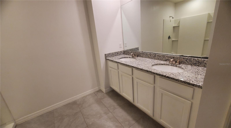 DAVENPORT, Florida 33837, 5 Bedrooms Bedrooms, ,3 BathroomsBathrooms,Residential,For Sale,JOVANA,MFRO6221190