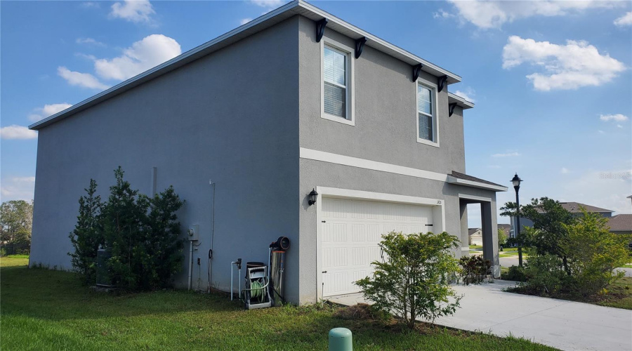 DAVENPORT, Florida 33837, 5 Bedrooms Bedrooms, ,3 BathroomsBathrooms,Residential,For Sale,JOVANA,MFRO6221190