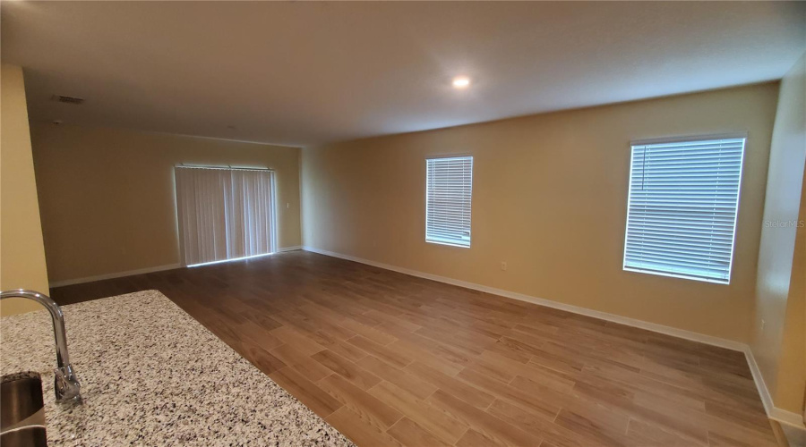 DAVENPORT, Florida 33837, 5 Bedrooms Bedrooms, ,3 BathroomsBathrooms,Residential,For Sale,JOVANA,MFRO6221190