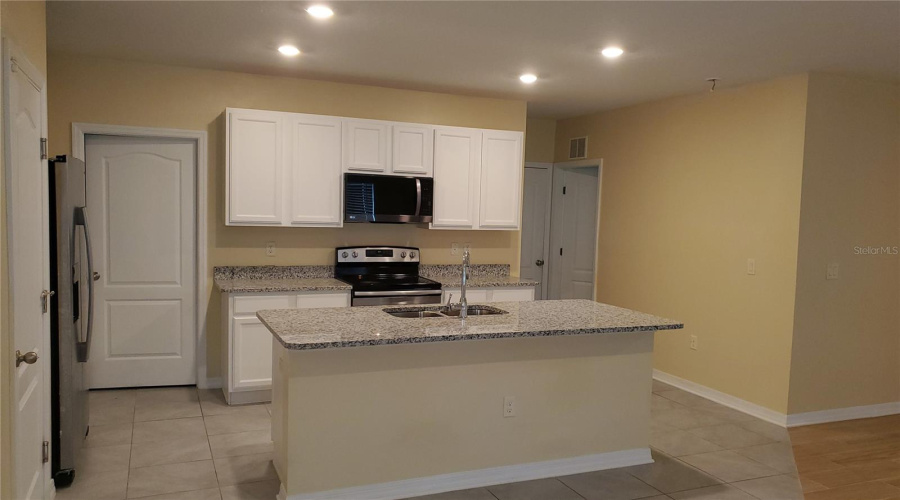 DAVENPORT, Florida 33837, 5 Bedrooms Bedrooms, ,3 BathroomsBathrooms,Residential,For Sale,JOVANA,MFRO6221190