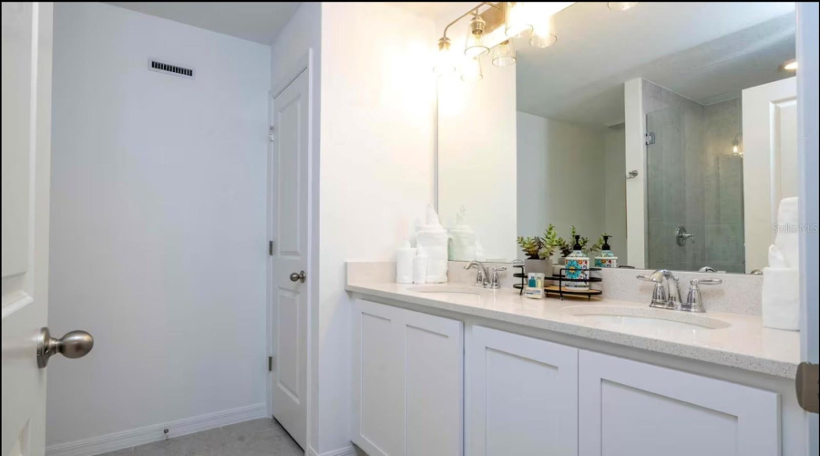 DAVENPORT, Florida 33896, 3 Bedrooms Bedrooms, ,2 BathroomsBathrooms,Residential,For Sale,LONGBOAT,MFRS5118936