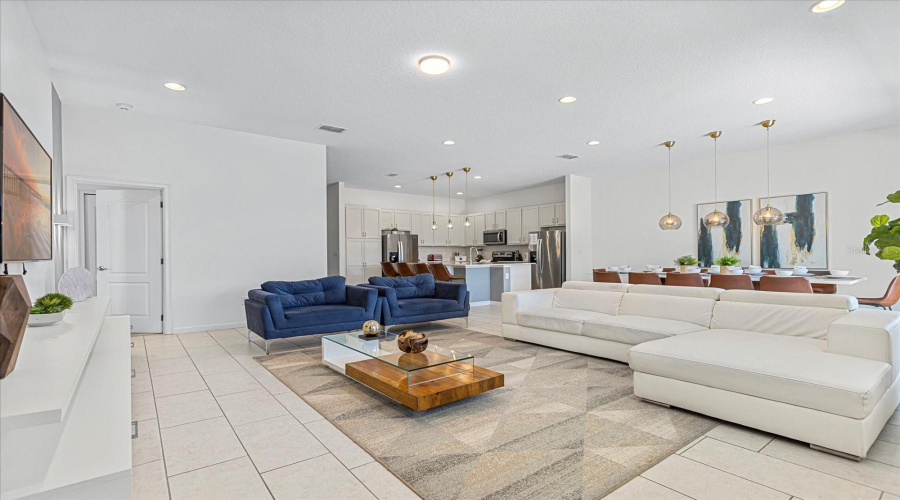 DAVENPORT, Florida 33837, 12 Bedrooms Bedrooms, ,11 BathroomsBathrooms,Residential,For Sale,BROAD OAK,0,MFRS5119019
