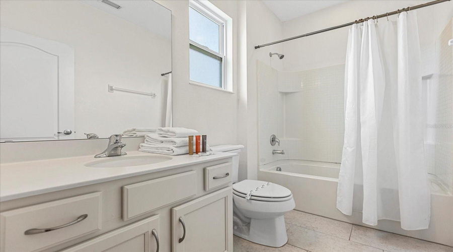 DAVENPORT, Florida 33837, 12 Bedrooms Bedrooms, ,11 BathroomsBathrooms,Residential,For Sale,BROAD OAK,0,MFRS5119019