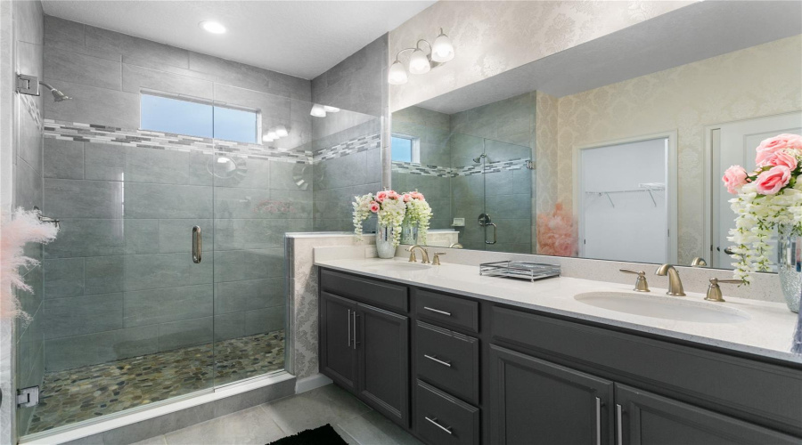 DAVENPORT, Florida 33837, 4 Bedrooms Bedrooms, ,3 BathroomsBathrooms,Residential,For Sale,YORKDALE,MFRS5117785