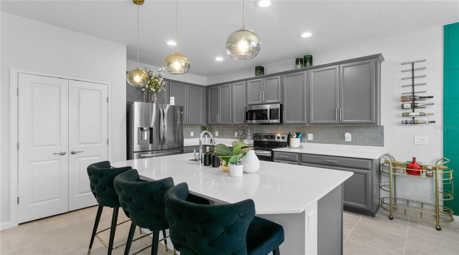 DAVENPORT, Florida 33837, 4 Bedrooms Bedrooms, ,3 BathroomsBathrooms,Residential,For Sale,YORKDALE,MFRS5117785
