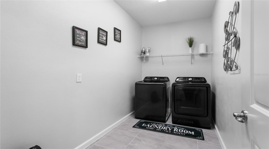 DAVENPORT, Florida 33837, 4 Bedrooms Bedrooms, ,3 BathroomsBathrooms,Residential,For Sale,YORKDALE,MFRS5117785