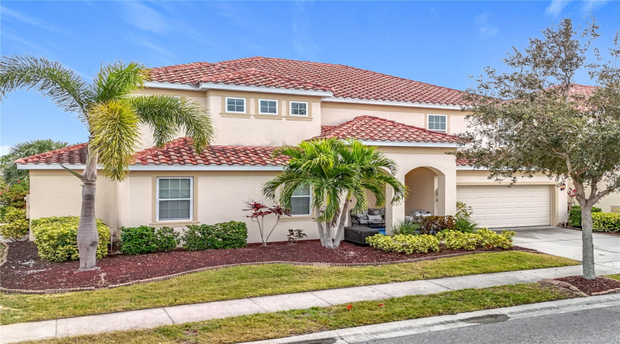 Davenport, Florida 33837, 9 Bedrooms Bedrooms, ,7 Bathroomsbathrooms,Residential,For Sale,Broad Oak,Mfro6274394