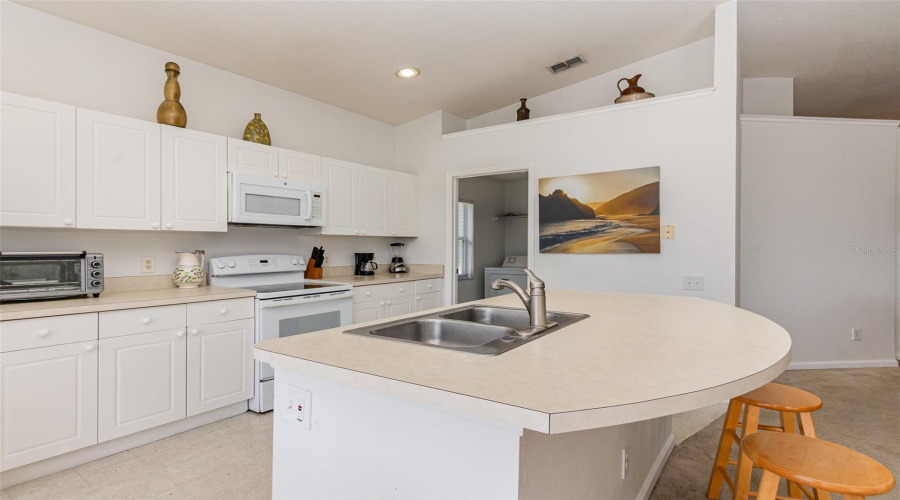 KISSIMMEE, Florida 34747, 4 Bedrooms Bedrooms, ,3 BathroomsBathrooms,Residential,For Sale,FAN PALM,0,MFRO6254325