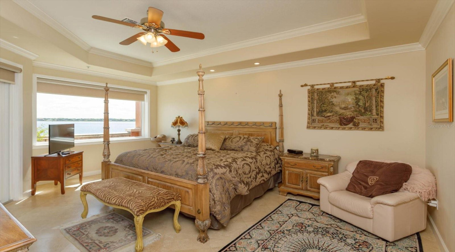 ORLANDO, Florida 32836, 2 Bedrooms Bedrooms, ,2 BathroomsBathrooms,Residential,For Sale,THE ESPLANADE,0,MFRO6274793