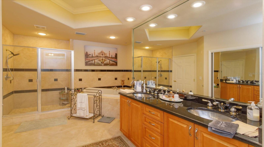 ORLANDO, Florida 32836, 2 Bedrooms Bedrooms, ,2 BathroomsBathrooms,Residential,For Sale,THE ESPLANADE,0,MFRO6274793