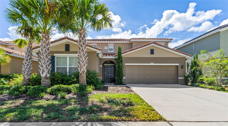 Davenport, Florida 33837, 6 Bedrooms Bedrooms, ,5 Bathroomsbathrooms,Residential,For Sale,Acorn,Mfrs5117951