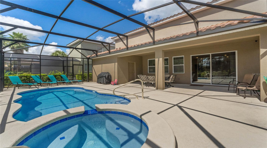 Davenport, Florida 33837, 6 Bedrooms Bedrooms, ,5 Bathroomsbathrooms,Residential,For Sale,Acorn,Mfrs5117951