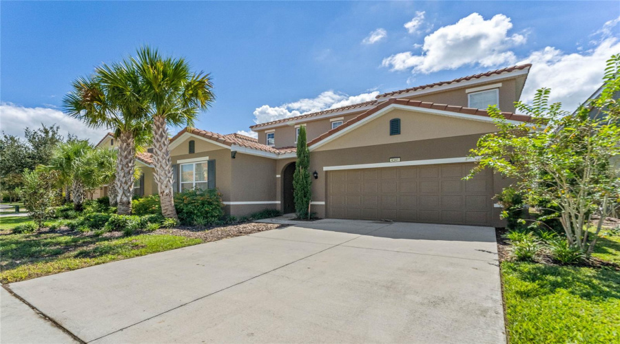 Davenport, Florida 33837, 6 Bedrooms Bedrooms, ,5 Bathroomsbathrooms,Residential,For Sale,Acorn,Mfrs5117951