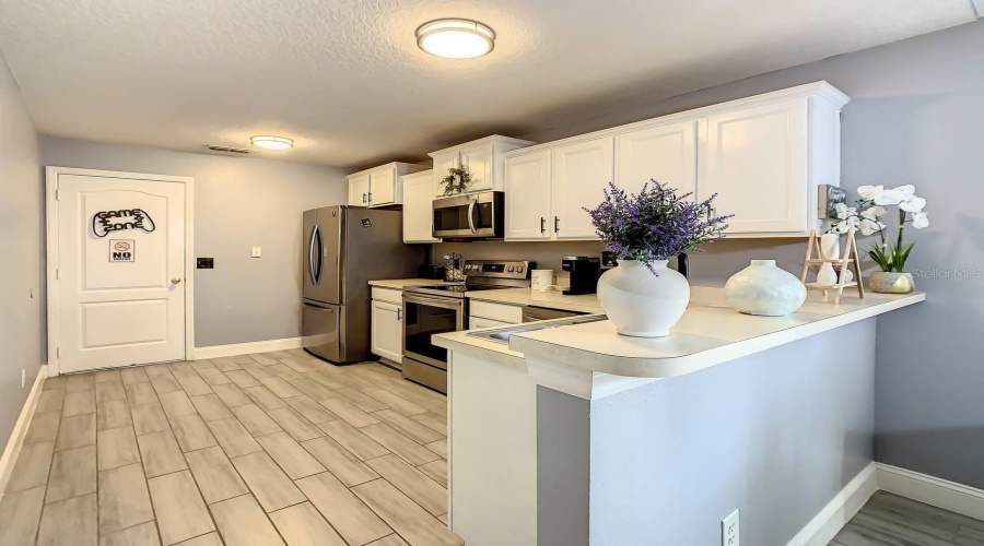 DAVENPORT, Florida 33896, 3 Bedrooms Bedrooms, ,3 BathroomsBathrooms,Residential,For Sale,EARLMONT,0,MFRS5115009