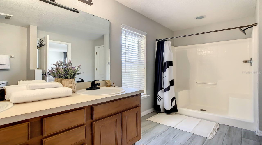 DAVENPORT, Florida 33896, 3 Bedrooms Bedrooms, ,3 BathroomsBathrooms,Residential,For Sale,EARLMONT,0,MFRS5115009