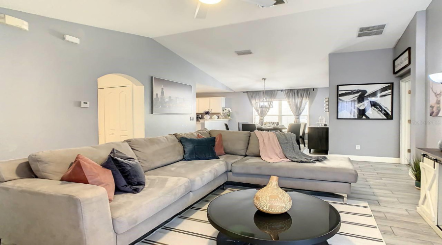 DAVENPORT, Florida 33896, 3 Bedrooms Bedrooms, ,3 BathroomsBathrooms,Residential,For Sale,EARLMONT,0,MFRS5115009