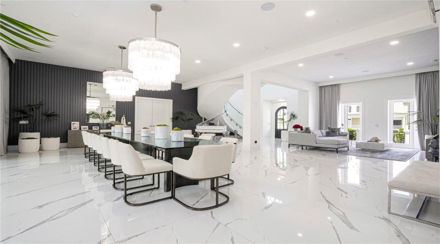 Kissimmee, Florida 34747, 8 Bedrooms Bedrooms, ,9 Bathroomsbathrooms,Residential,For Sale,Eastlawn,Mfro6275173