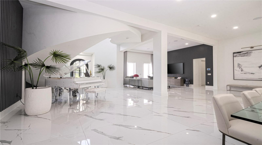 Kissimmee, Florida 34747, 8 Bedrooms Bedrooms, ,9 Bathroomsbathrooms,Residential,For Sale,Eastlawn,Mfro6275173