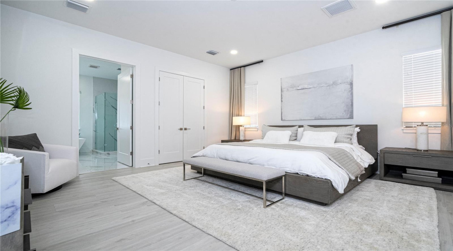 Kissimmee, Florida 34747, 8 Bedrooms Bedrooms, ,9 Bathroomsbathrooms,Residential,For Sale,Eastlawn,Mfro6275173