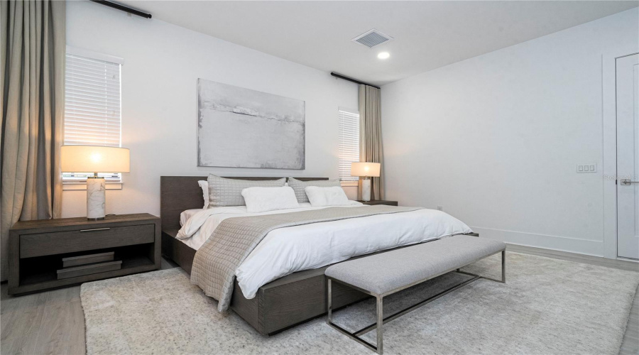 Kissimmee, Florida 34747, 8 Bedrooms Bedrooms, ,9 Bathroomsbathrooms,Residential,For Sale,Eastlawn,Mfro6275173
