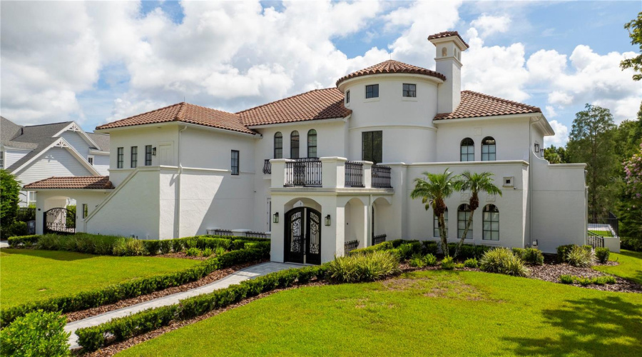 Kissimmee, Florida 34747, 8 Bedrooms Bedrooms, ,9 Bathroomsbathrooms,Residential,For Sale,Eastlawn,Mfro6275173