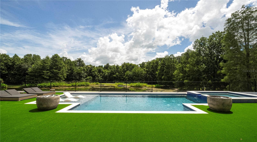 Kissimmee, Florida 34747, 8 Bedrooms Bedrooms, ,9 Bathroomsbathrooms,Residential,For Sale,Eastlawn,Mfro6275173