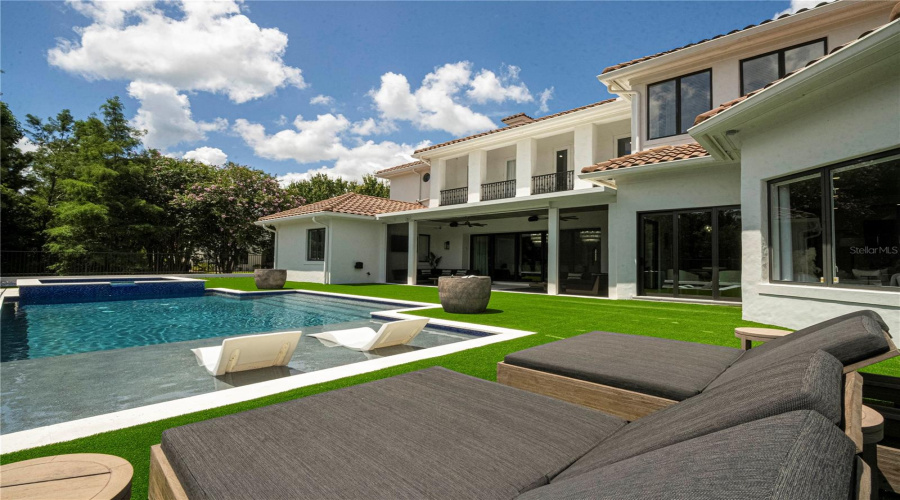 Kissimmee, Florida 34747, 8 Bedrooms Bedrooms, ,9 Bathroomsbathrooms,Residential,For Sale,Eastlawn,Mfro6275173